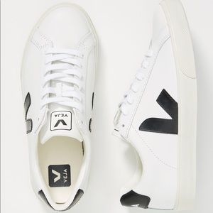 Veja Sneakers - Esplar Leather White Black